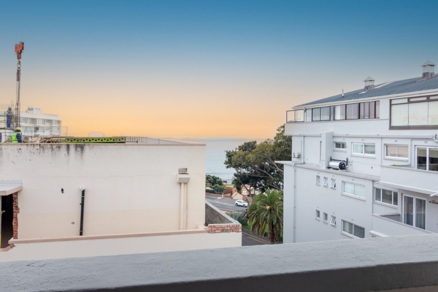 2 Bedroom Property for Sale in Sea Point Western Cape
